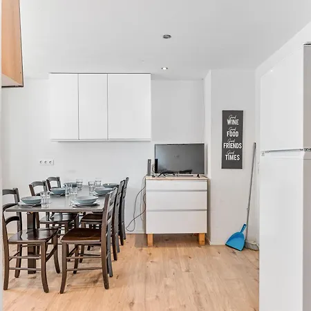 Guenstiges Haus Fuer Monteure In Parkplatz, Wifi, Smart Tv, Waschmaschine